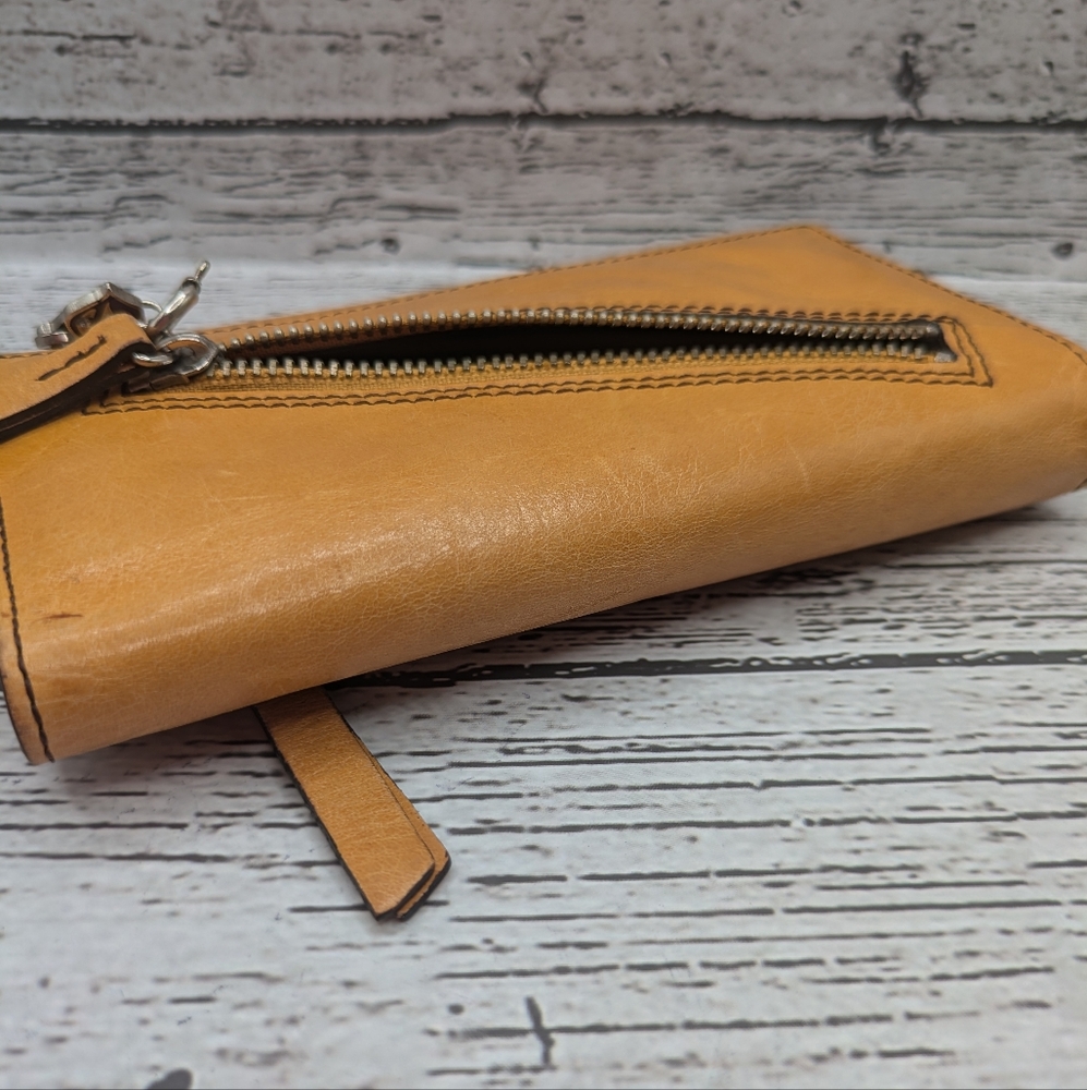 Kenneth Cole Wallet - Picture 3 of 8